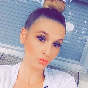 Meet your Posher, Sierra